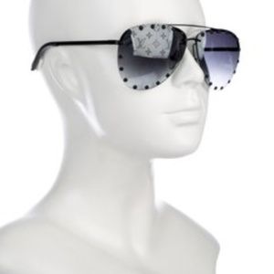 Auth Louis Vuitton "The Party" Aviator Sunglasses